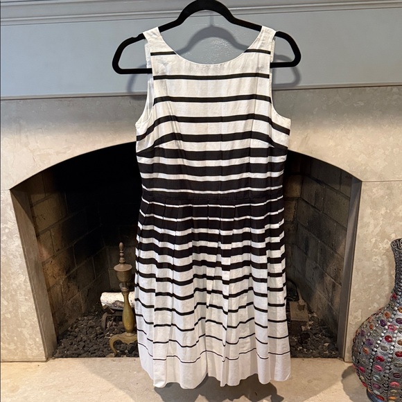 Talbots Sleeveless Black and White Striped Midi Dress size 10 petite - Picture 1 of 4